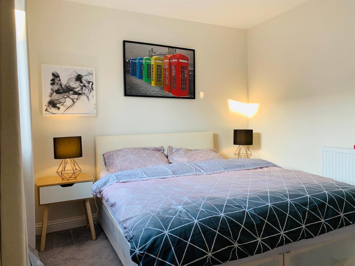 Alpha, Private Double Room, City Centre, Free Parking, Sittingbourne, Kent Exterior foto
